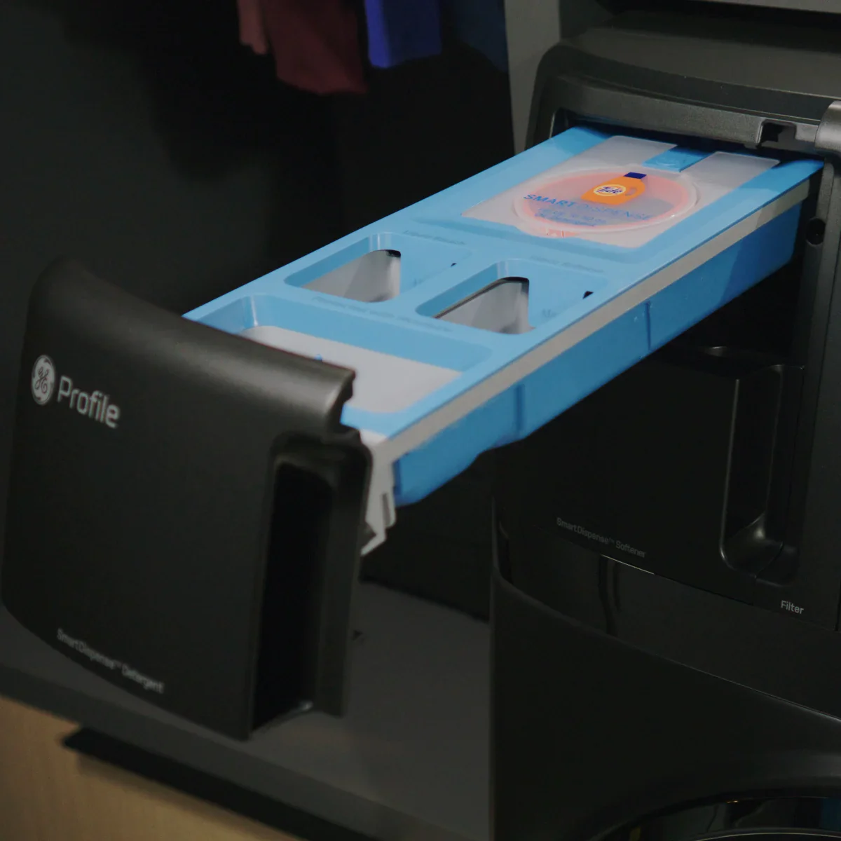 GE Profile - Combiné tout en un laveuse-sécheuse UltraFast de 28 po - Image 4