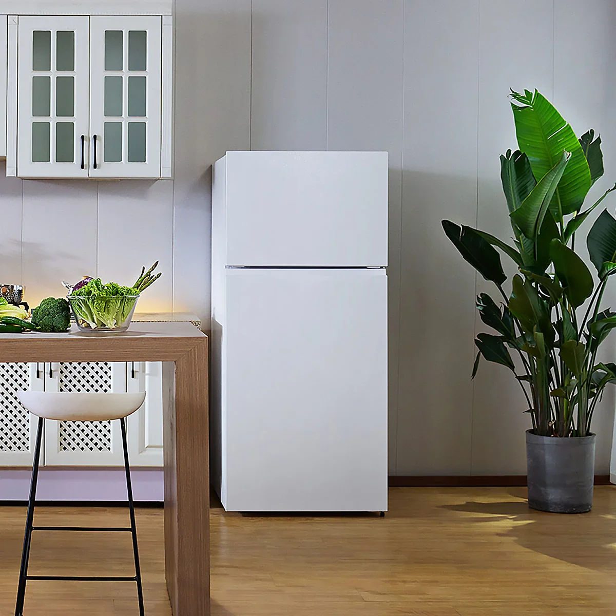Hisense - Réfrigérateur 30 po 18 pi³ à congélateur supérieur blanc - Image 5