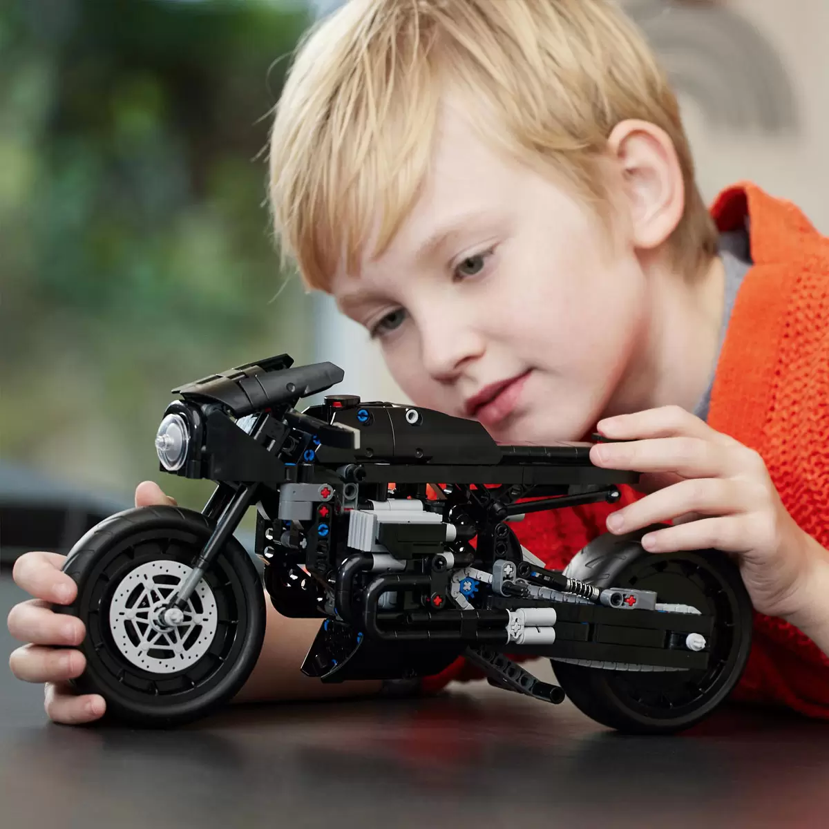 LEGO Technic - La moto DC Batman - 42155 - Image 7