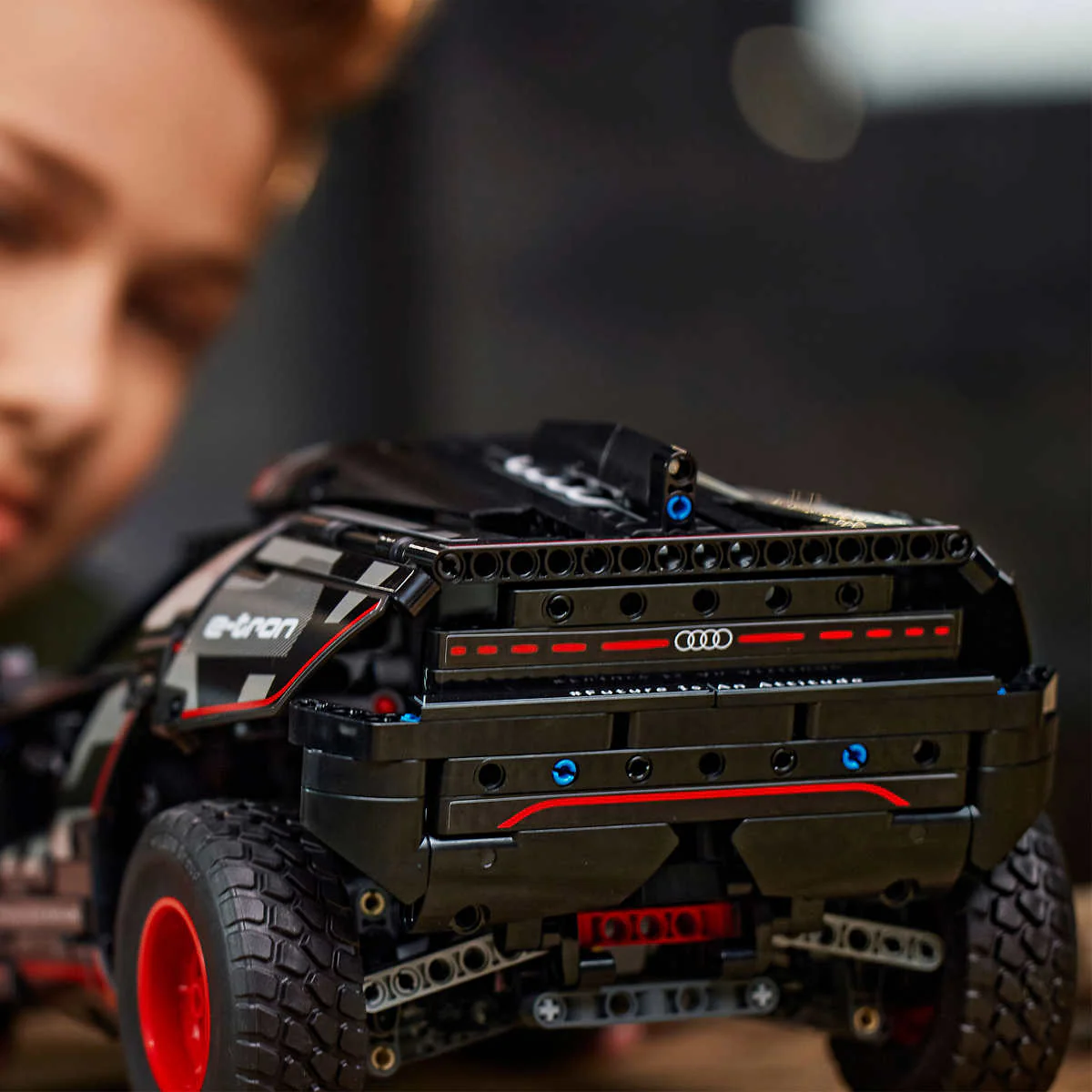 LEGO Technic - Audi RS Q e-tron - 42160 - Image 2