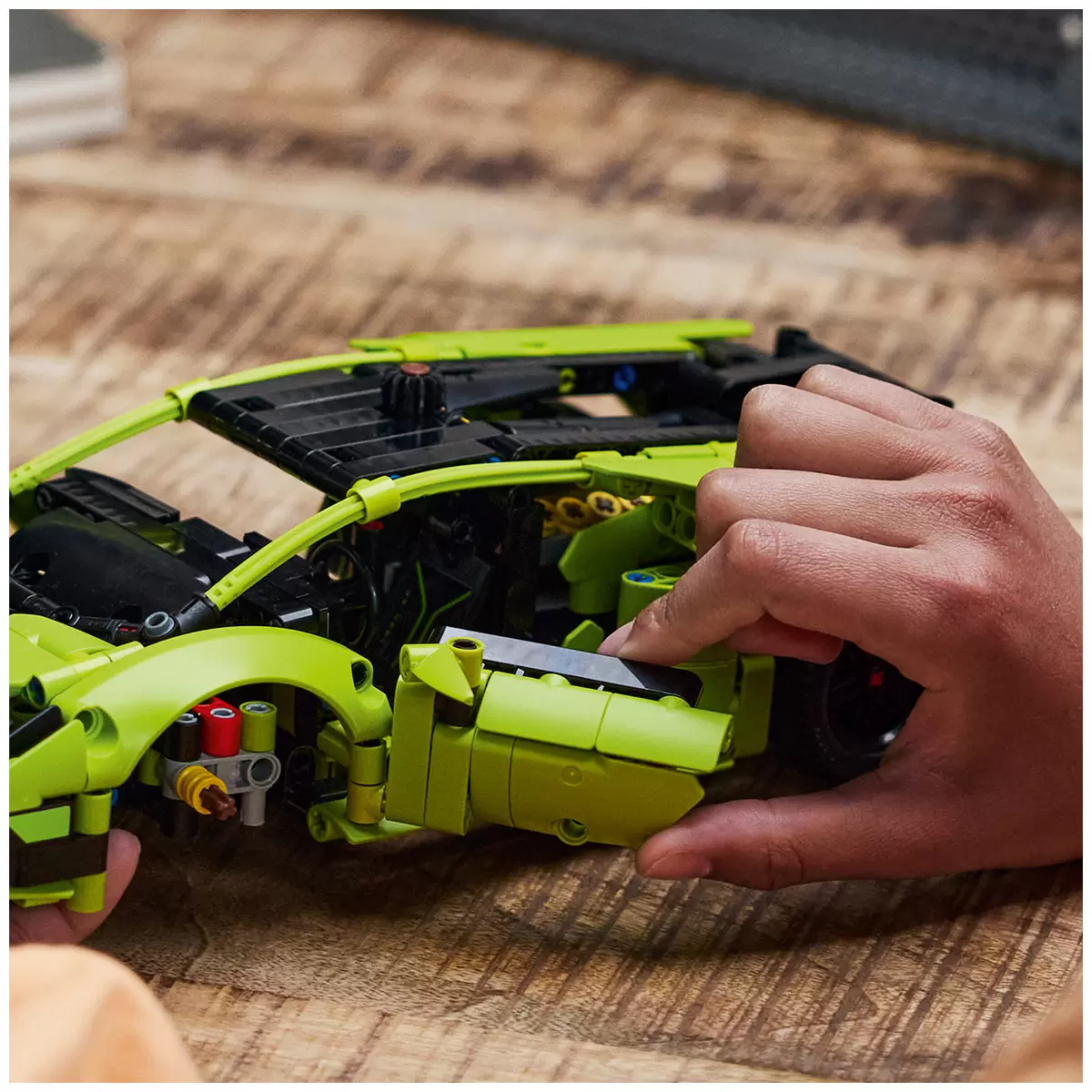 LEGO Technic - Lamborghini Huracán Tecnica - 42161 - Image 4