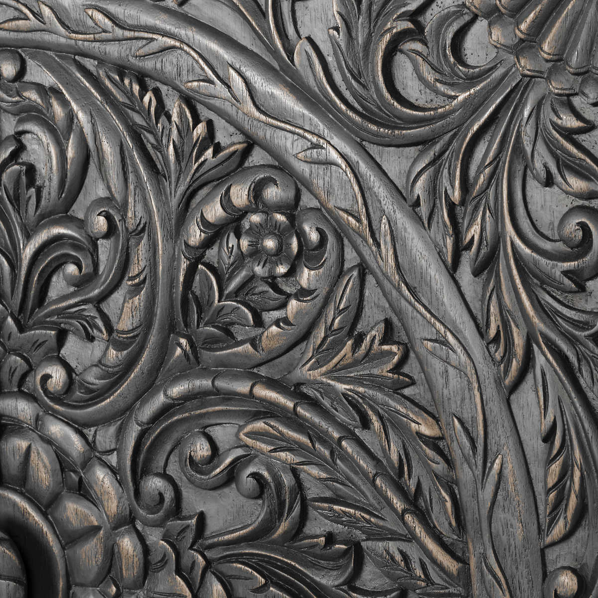 Lita - Armoire avec panneaux de portes sculptés de style balinais traditionnel - Image 4