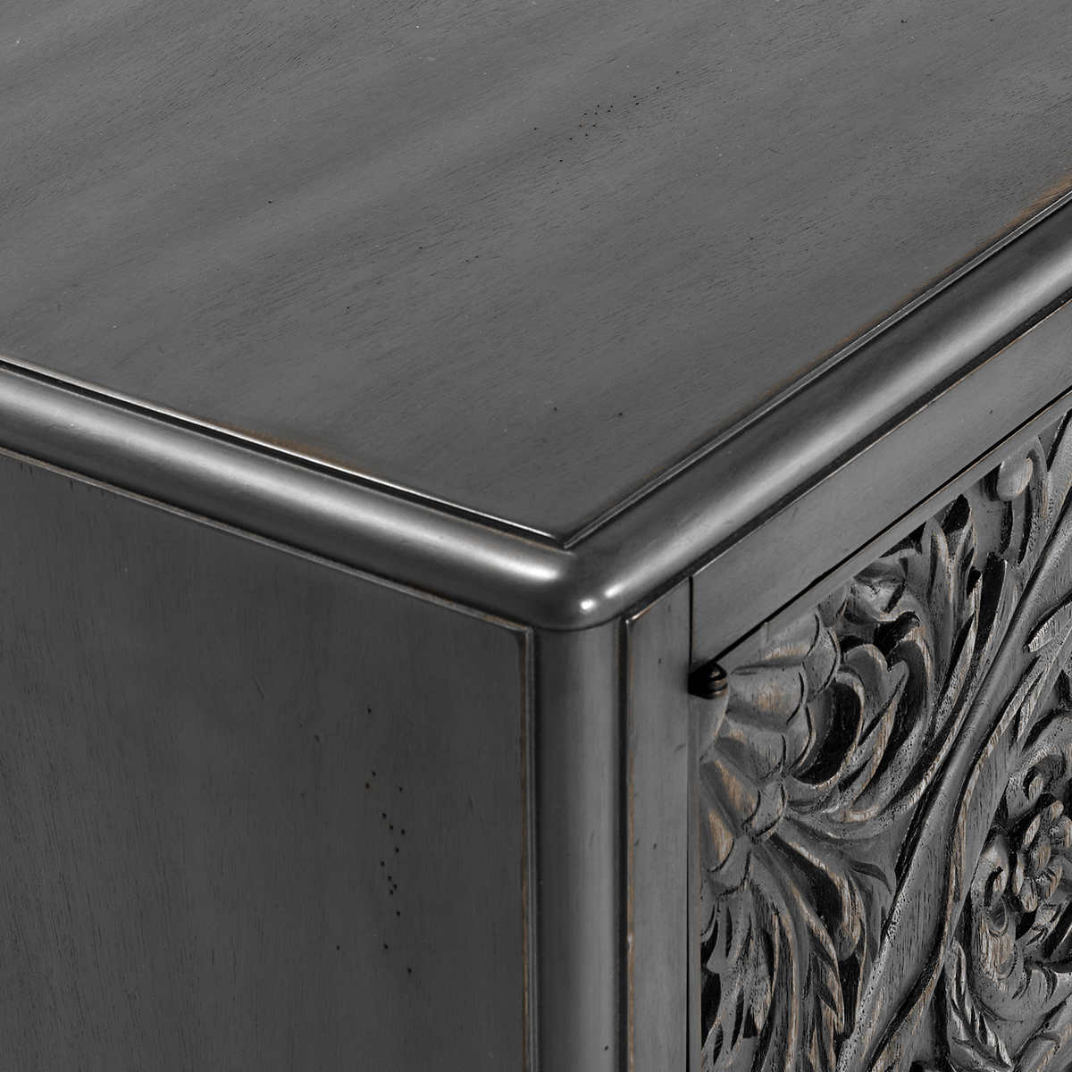 Lita - Armoire avec panneaux de portes sculptés de style balinais traditionnel - Image 5