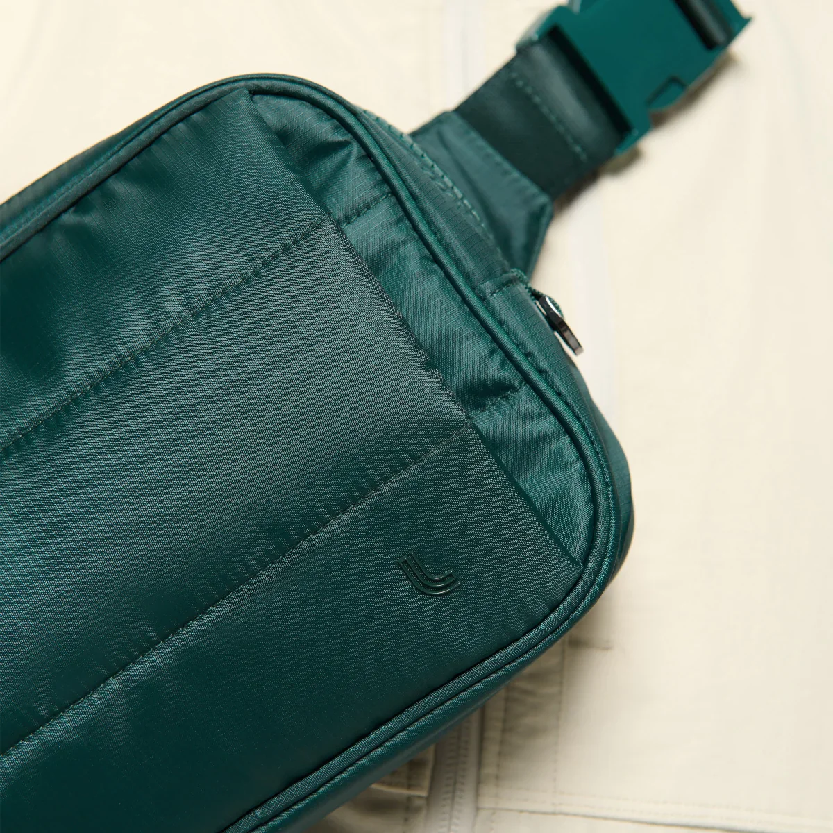 Lolë – Sac de taille avec chauffe-main - Image 10