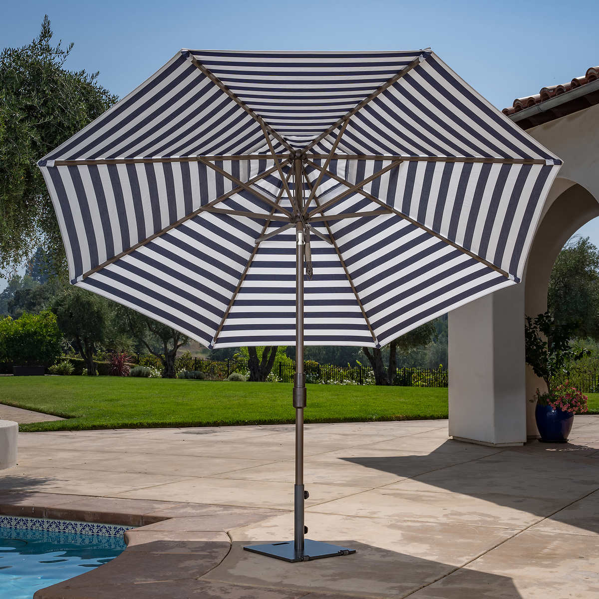 SunVilla - Parasol rond en aluminium Cabana Stripe de 11 pi - Image 2