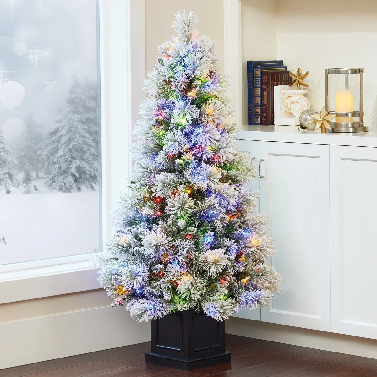 Sapin de Noël artificiel à paillettes floquées pré-éclairé en pot de 1,37 m - Image 2