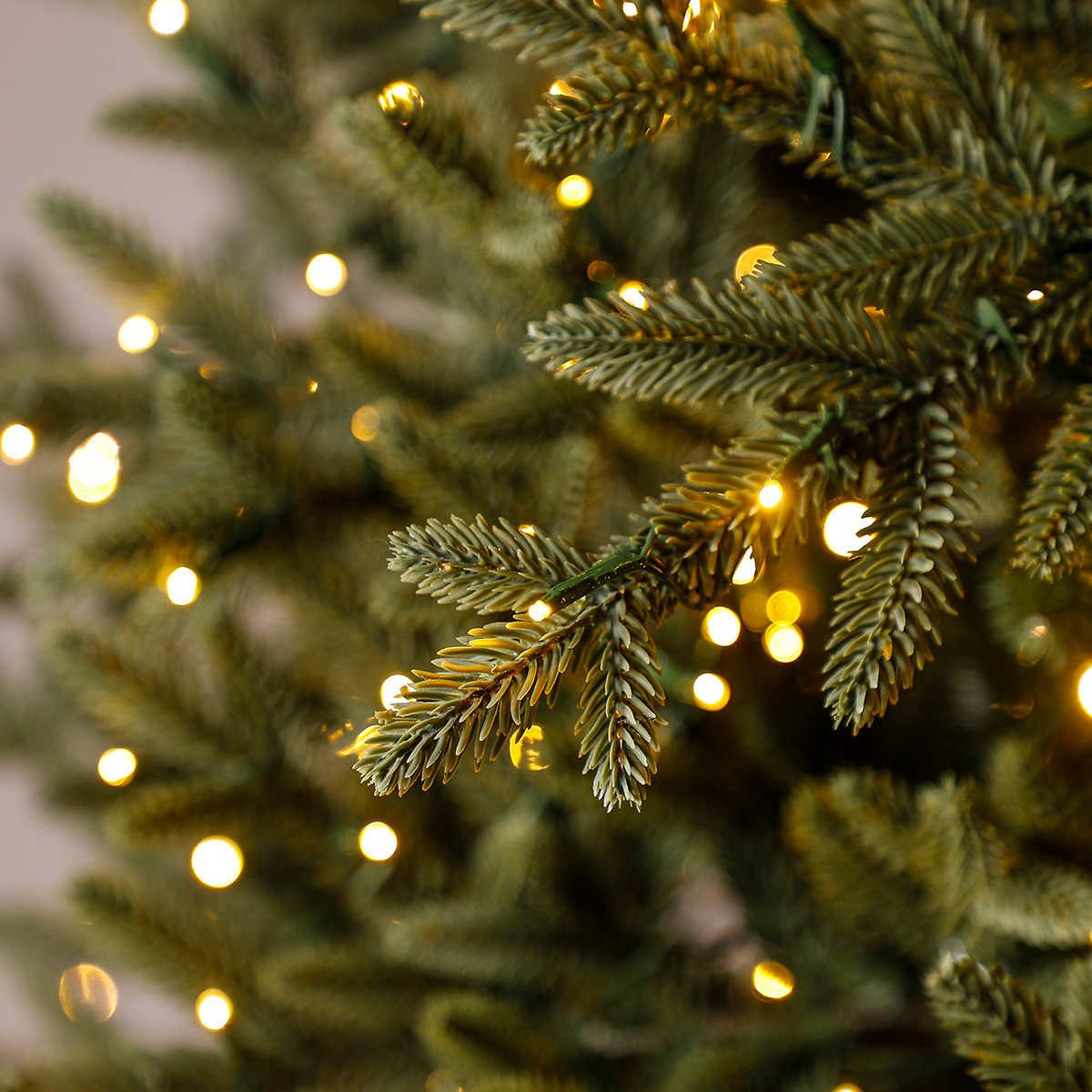 Sapin de Noël artificiel illuminé Aspen EZ Connect de 3,7 m (12 pi) - Image 5