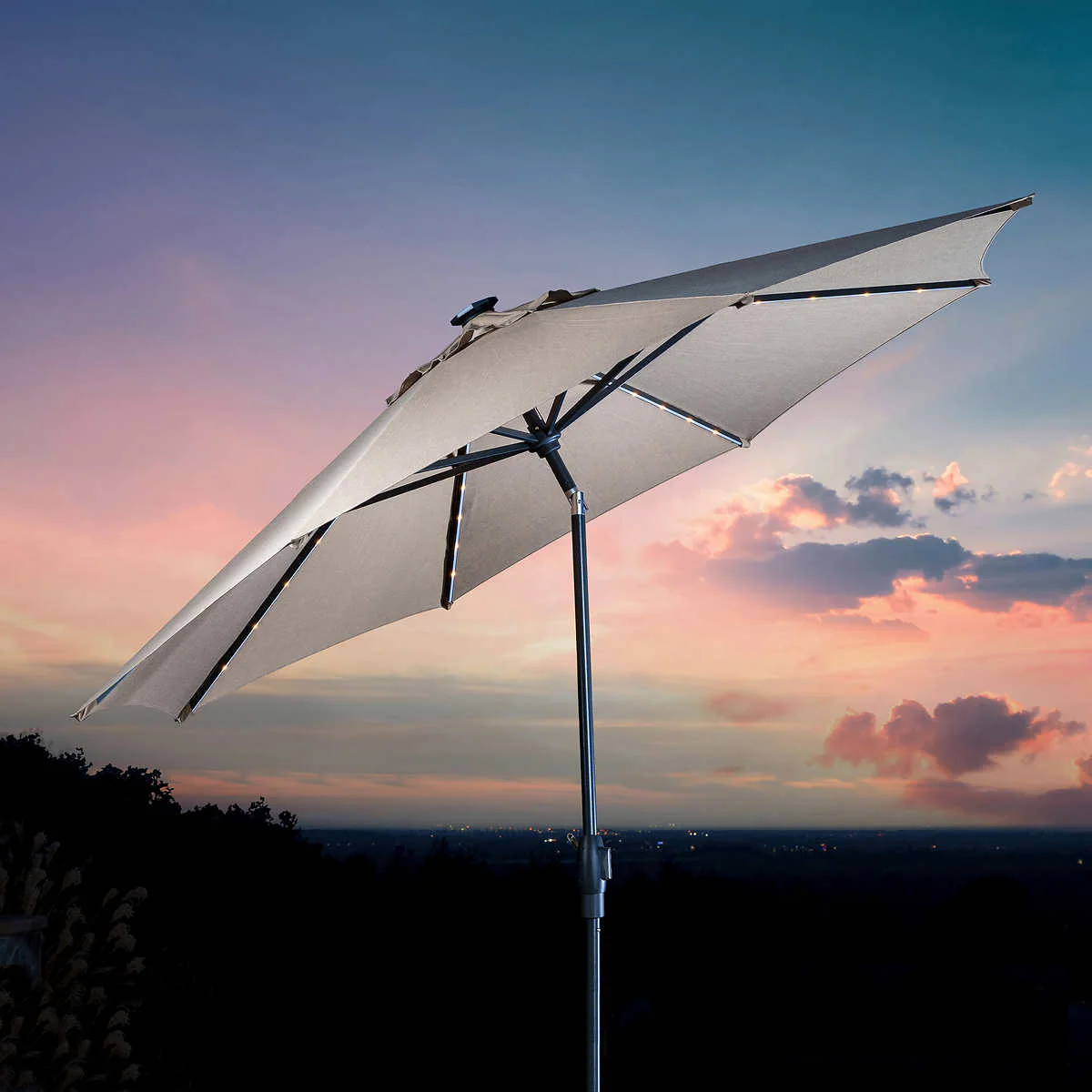 SunVilla - Parasol de marché rond à DEL solaire de 3 m (10 pi) - Image 2